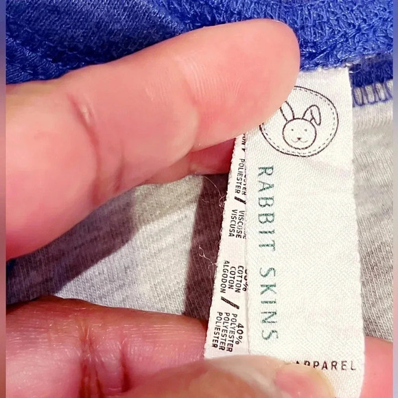 2 Chicago Cubs Rabbit Skins Infant Baby Bodysuit Red Gray Blue 6 Months Soft EUC - Picture 3 of 6